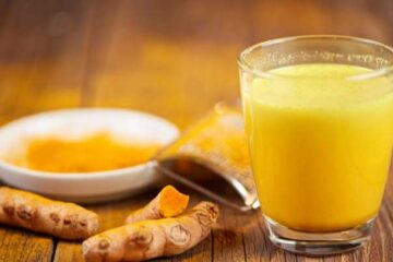 8 Health Benefits Of Drinking Golden Milk Before Bed