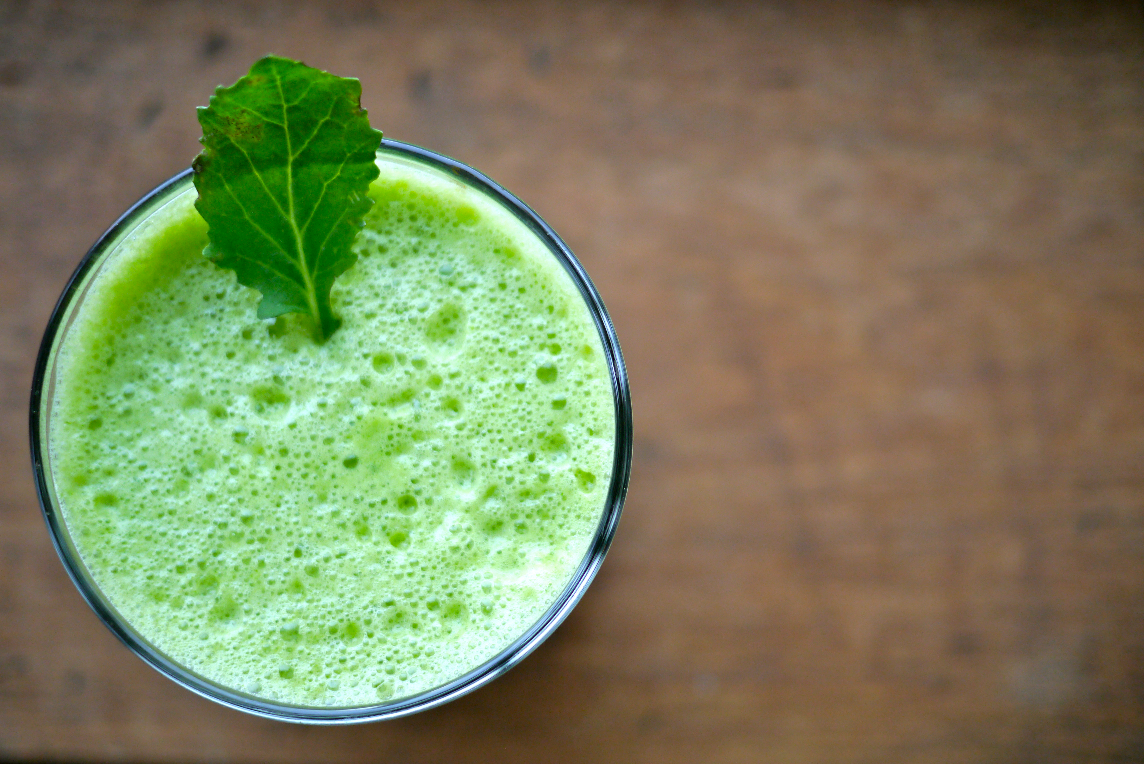 Stop Inflammation & Arthritis Pain with This Alkalizing Green Juice