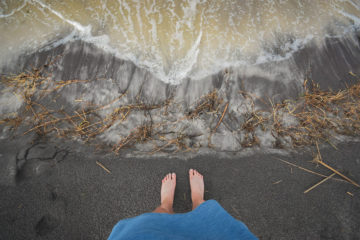 The Benefits of Earthing: Touching the Earth can Improve Your Health