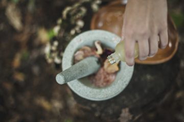 4 Essential Oils for Headache Relief & How to Use them Properly