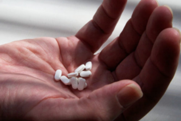Cholesterol Meds Linked with Heart Attacks, Fast Aging & Brain Damage. Eat these 2 Foods instead
