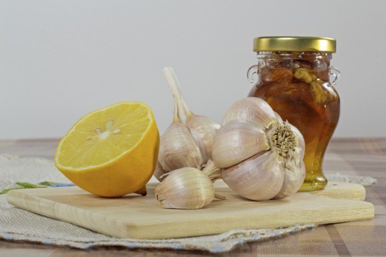 Lemon & Garlic Mixture Unclog the Arteries Instantly