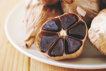 Black Garlic: The Most Potent Antioxidant which can Destroy Cancer Cells?