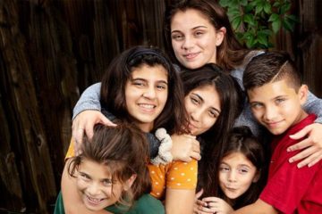 A 20-Year-Old Takes Care of 5 Siblings after both Parents Die from Cancer
