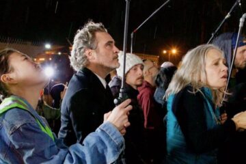 Joaquin Phoenix Leaves SAG Awards Earlier to Comfort Pigs at a Slaughterhouse