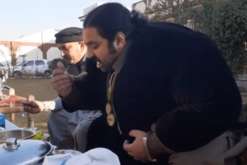 A 900-Pound Pakistani Man Is Looking for a Wife that Will Match Him in His Weight & Diet Habits