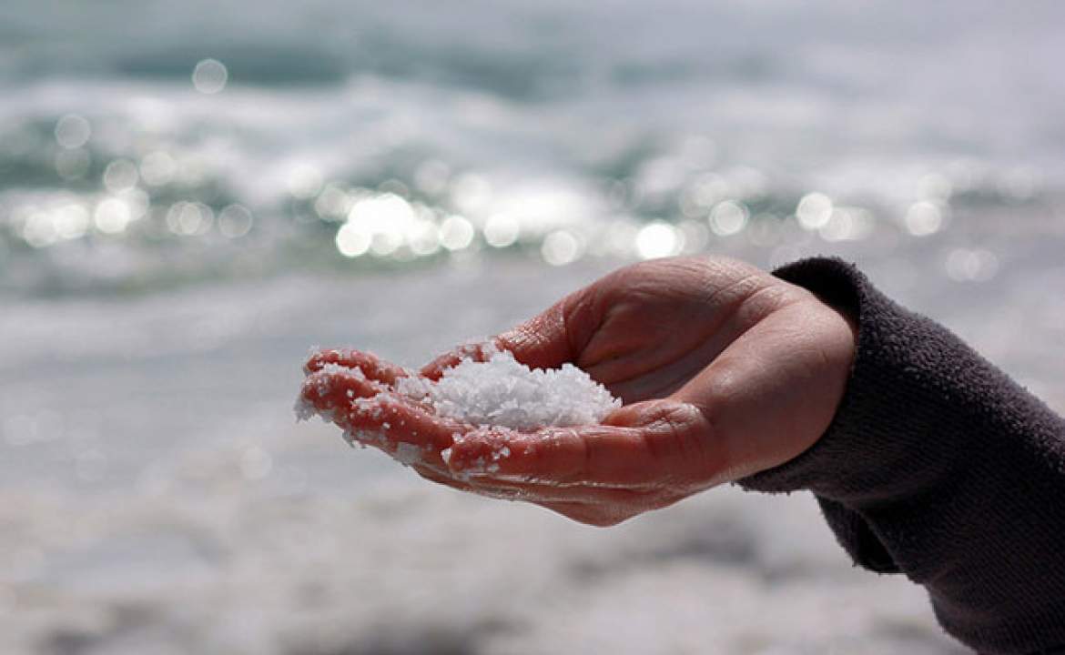 Is Sea Salt Really Contaminated with Microplastics? Let’s Find Out