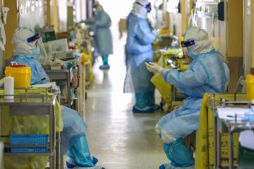 London Scientists Are Paying Volunteers £3,500 to Be Infected with COVID-19 for Vaccine Development