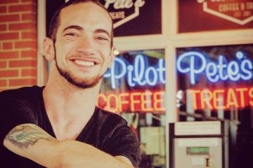 This Owner of a Coffee Shop in Chicago Collected 6000 Coats to Warm Up the Homeless