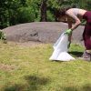 Colorado Woman Spent Her Vacation Picking Up Trash through the US: Strangers Chipped in with Help & Gas