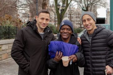 Lovely Brothers Deliver Blankets to Homeless Decorated with Beautiful Notes