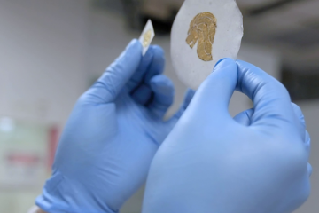 Amazing News: Scientists Developed Biodegradable Batteries that can Be Buried in Soil after Use