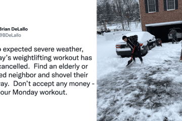 High School Footballers Shovel Snow for their Neighbors for Free as Part of their Workout