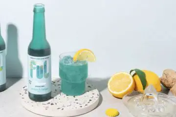 Innovative Bubbly Blue Soda: Free of Food Coloring & Catches CO2