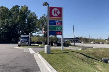 Gas Station Lowers Price to $2.25 to Give the Community a Break at the Pump Station