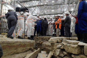 Ancient Tomb Found Under Notre Dame: Remarkable Scientific Discovery of a Sealed Sarcophagus