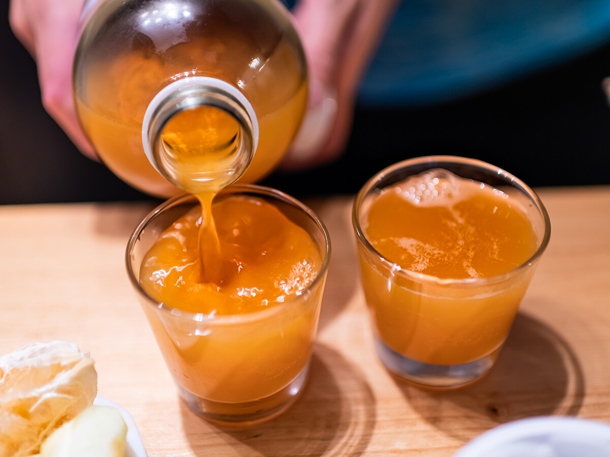 How to Make a Powerful Ginger & Turmeric Cleanse & Lower Inflammation