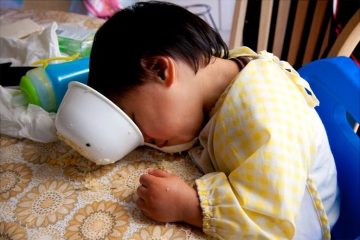 Science Explains: Why Eating Makes Us Feel Sleepy & Tired & How to Prevent This