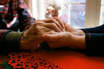 Before Dementia Sets In, Your Body Will Give You These 12 Early Warning Signs