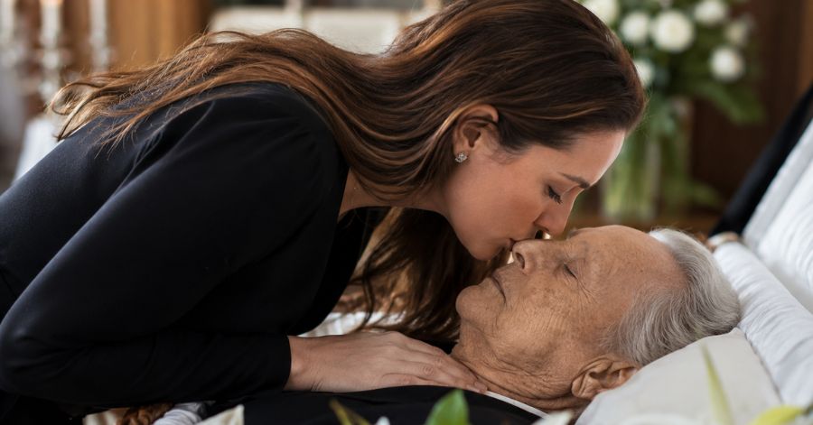 Doctor’s Warning: Why You Should Never Kiss a Deceased Person